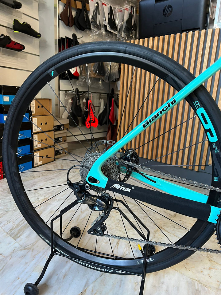 Bianchi Infinito XE Shimano Ultegra misura 53 usata